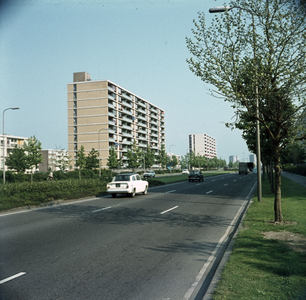 119104 Gezicht in de Beneluxlaan te Utrecht, uit het noordwesten.